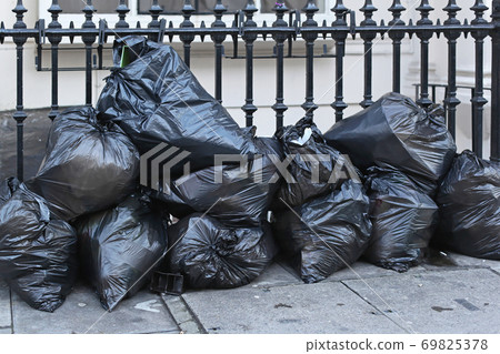 Garbage Garbage 69825378