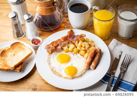 traditional american breakfast on wooden table traditional american breakfast on wooden table 69826095