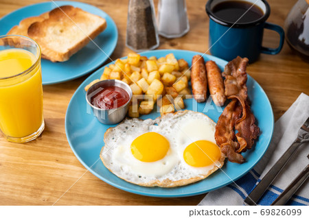 traditional american breakfast on wooden table traditional american breakfast on wooden table 69826099
