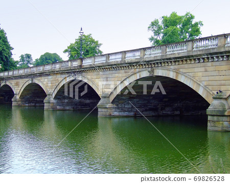 Serpentine Bridge London Serpentine Bridge London 69826528