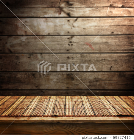 Empty table 69827415