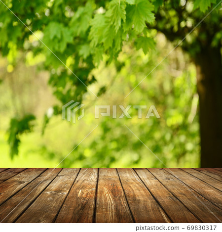 Empty table 69830317