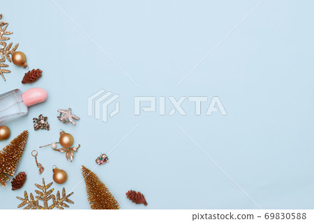 christmas concept, new year, manicure with nail polish, pedicure on blue background, copy space, Flat Lay 69830588