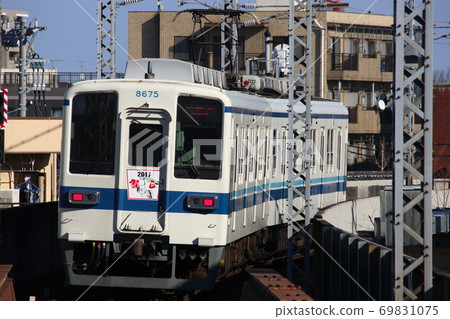 [TS] Tobu-Daishi Line 8000 series (Hatsumode season) 69831075