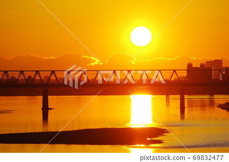 Sunrise and Keio Line Tamagawa Bridge Sunrise and Keio Line Tamagawa Bridge 69832477