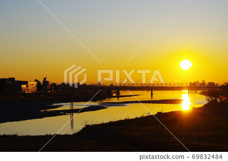 Sunrise and Keio Line Tamagawa Bridge Sunrise and Keio Line Tamagawa Bridge 69832484