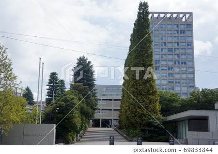 Waseda University 69833844