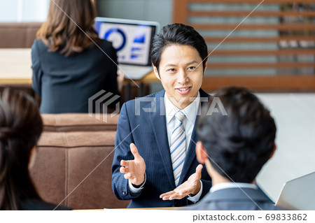 商務人士，業務洽談 69833862
