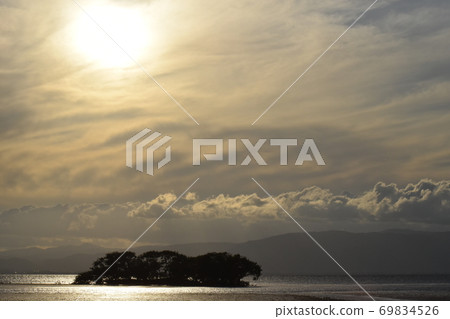 Evening view of Lake Biwa Evening view of Lake Biwa 69834526