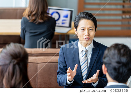 商務人士，業務洽談 69838566