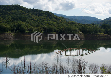 舒帕羅湖的底部 舒帕羅湖的底部 69838636