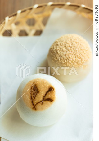 High-quality sweets, Tsukimi dumplings and Japanese pampas grass 69838693
