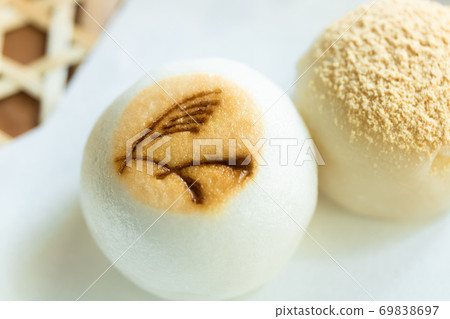 High-quality sweets, Tsukimi dumplings and Japanese pampas grass 69838697