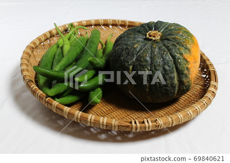 Green peppers and pumpkins from my mother-in-law in the countryside Green peppers and pumpkins from my mother-in-law in the countryside 69840621
