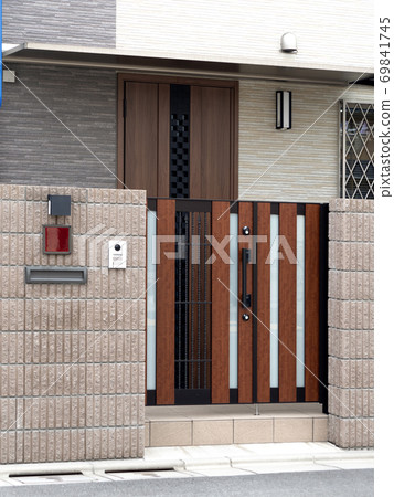 House entrance House entrance 69841745