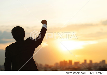 Successful business people With sales growth Successful business people With sales growth 69842925
