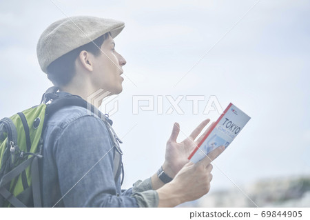 外國旅行者男性 外國旅行者男性 69844905