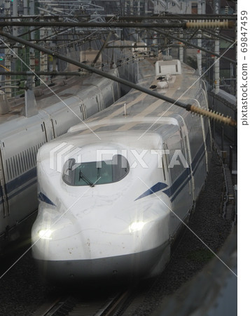 Yamashina附近的新幹線N700S J1編隊 Yamashina附近的新幹線N700S J1編隊 69847459