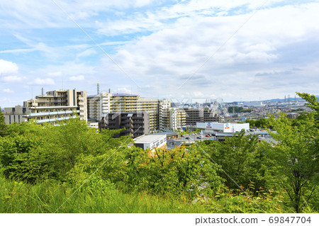View from Tokyo Metropolitan Oyamadairi Park East Observation Square in early summer View from Tokyo Metropolitan Oyamadairi Park East Observation Square in early summer 69847704