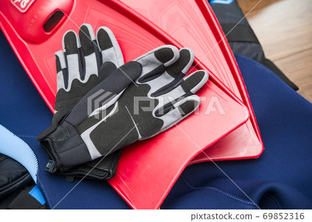 Diving equipment wet suit Diving equipment wet suit 69852316