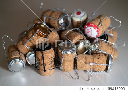 Sparkling wine cork 69852903