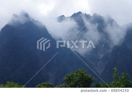 初秋的谷川山和一之澤風景 69854250