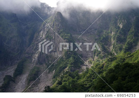 初秋的谷川山和一之澤風景 初秋的谷川山和一之澤風景 69854253