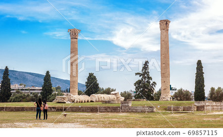 Olympian Zeus temple in Athens, Greece Olympian Zeus temple in Athens, Greece 69857115