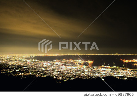 Kobe cityscape at night overlooking Mt. Rokko and Mt. Maya, Hyogo Prefecture Kobe cityscape at night overlooking Mt. Rokko and Mt. Maya, Hyogo Prefecture 69857906
