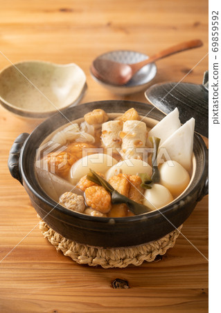 Oden stewed in a clay pot 69859592