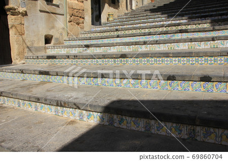 聖瑪麗亞德爾蒙特（意大利）的樓梯 69860704