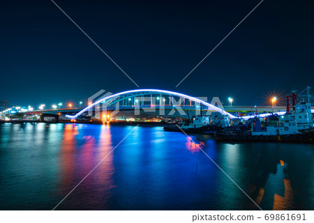 Busandaegyo Bridge at night in Jung-gu, Busan, 69861691