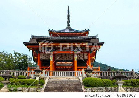 West gate of Kiyomizu Temple 69861908