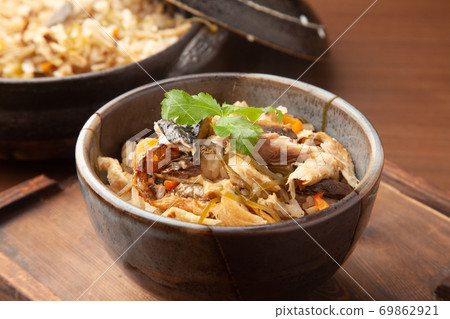 Grilled mackerel cooked rice 69862921
