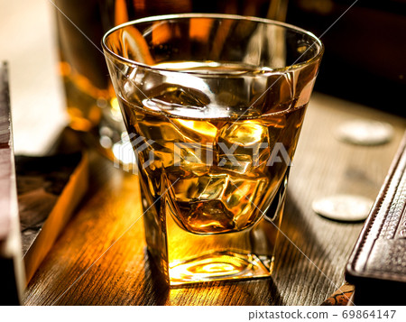 Whisky on the rocks Whisky on the rocks 69864147