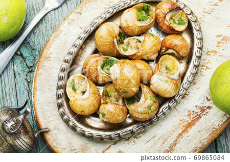 Bourgogne escargot snails 69865084