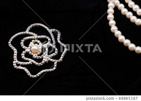 Rose brooch antique Rose brooch antique 69865187