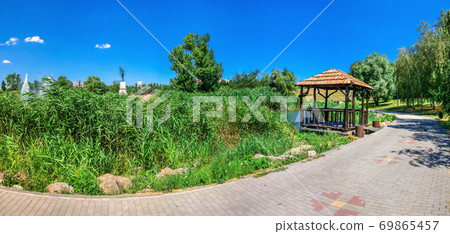 Voznesenovsky park in Zaporozhye, Ukraine Voznesenovsky park in Zaporozhye, Ukraine 69865457