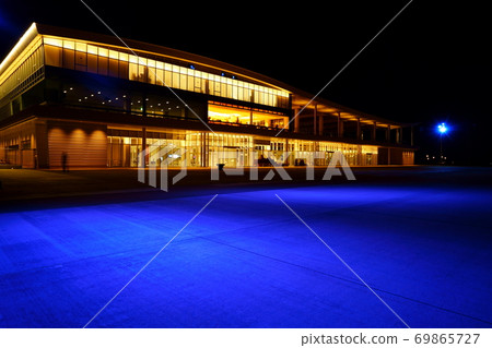 金澤港遊輪碼頭的新觀光景點之夜亮起全藍 69865727