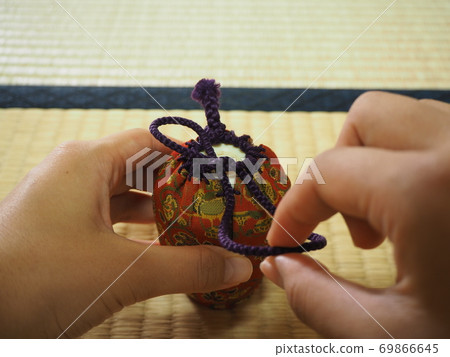 How to tie Urasenke dark tea cover How to tie Urasenke dark tea cover 69866645