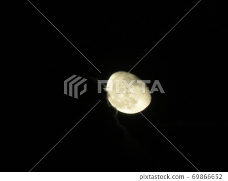 Moon 69866652