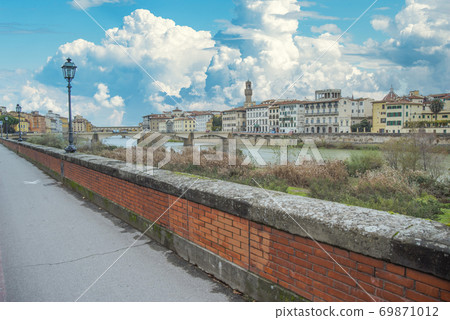 View of the city of Florence 69871012