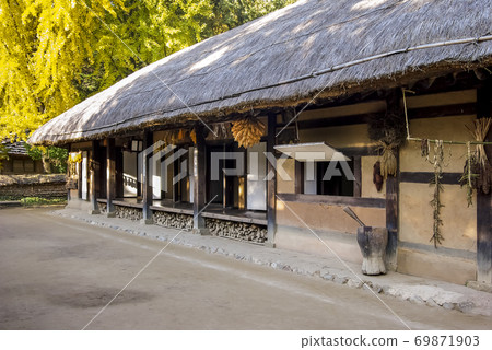 See the folk village See the folk village 69871903