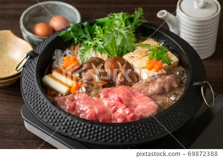 Cook sukiyaki Cook sukiyaki 69872388