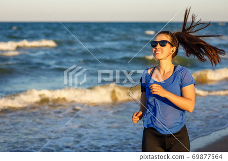 fitness woman running fitness woman running 69877564