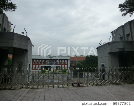台灣台北-05/04/2015:台灣軍方的舊空軍總部為歷史建築 台灣台北-05/04/2015:台灣軍方的舊空軍總部為歷史建築 69877801