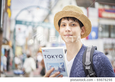 外國旅行者男性 外國旅行者男性 69878298
