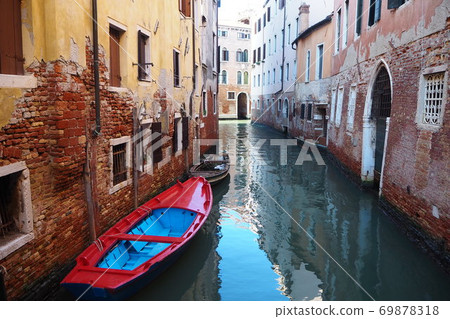 在水之城威尼斯的兩岸 69878318