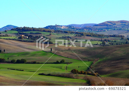 Orcha山谷風景如畫的風景 69878321