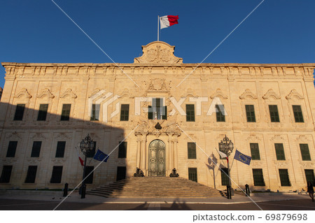 Castille Palace close-up, Valletta, Malta Castille Palace close-up, Valletta, Malta 69879698
